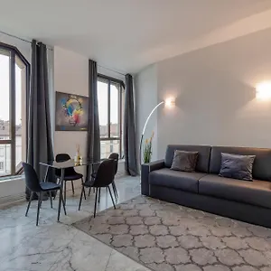 Apartment Royal - Duomo Santo Stefano, Milan