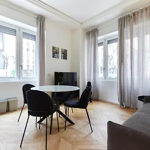 Apartment Duomo Cityview Grand, Milan